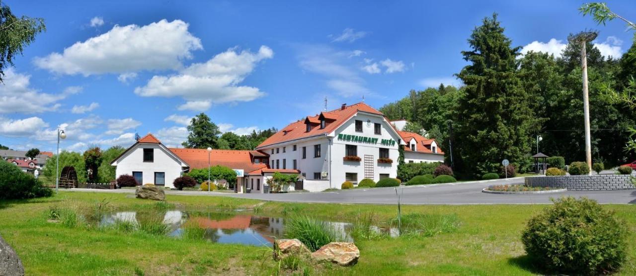 Hotel Mlyn - Jihlava Vílanec Exterior foto