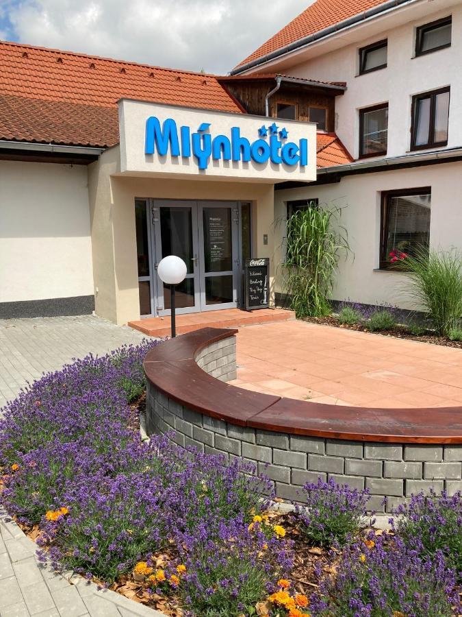 Hotel Mlyn - Jihlava Vílanec Exterior foto
